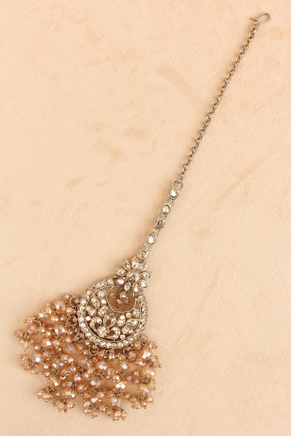Full Bridal Necklace Set In Gold Polish And Small Details Attached With Crystal Beads (BS007-Golden)
