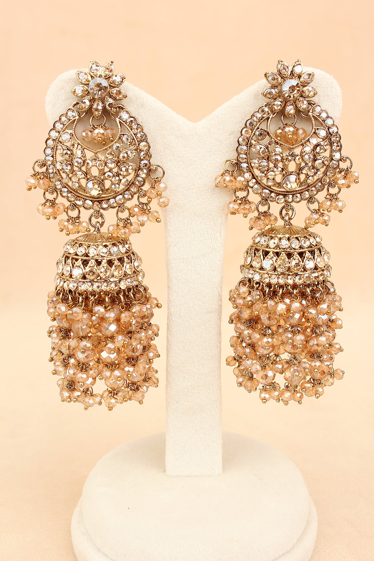 Full Bridal Necklace Set In Gold Polish And Small Details Attached With Crystal Beads (BS007-Golden)