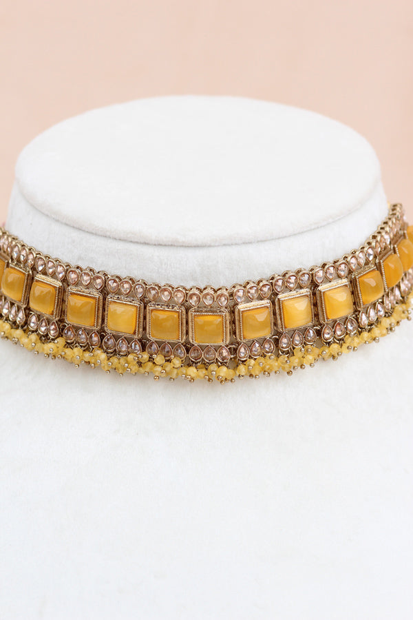 Yellow Small Single Line Polki Choker With Large Earrings And Tikka (CS022-Y-Polki)