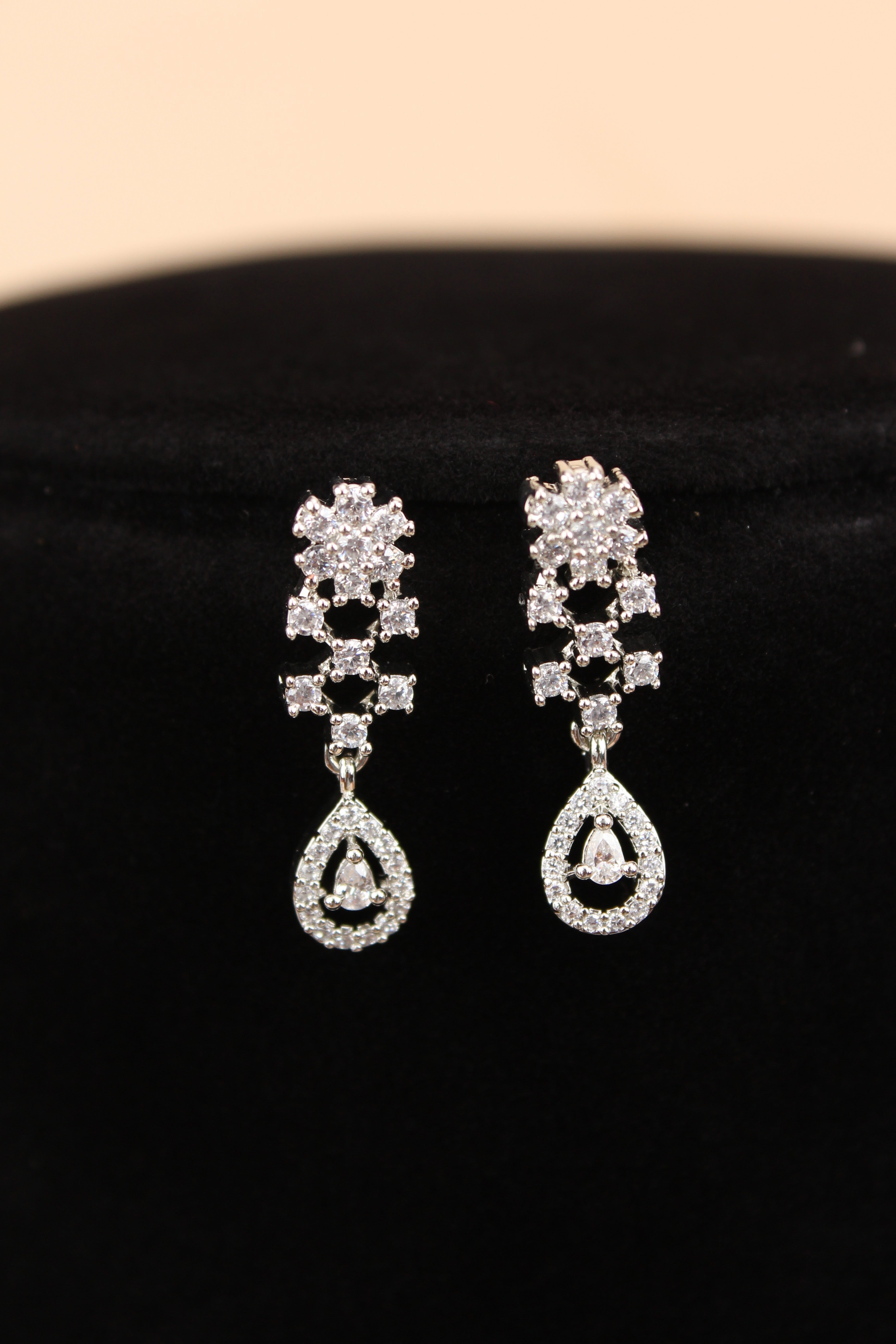 Mangalsutra With Short Chain In Silver Polish And With American Diamonds Also With Small Earrings (MS014G)