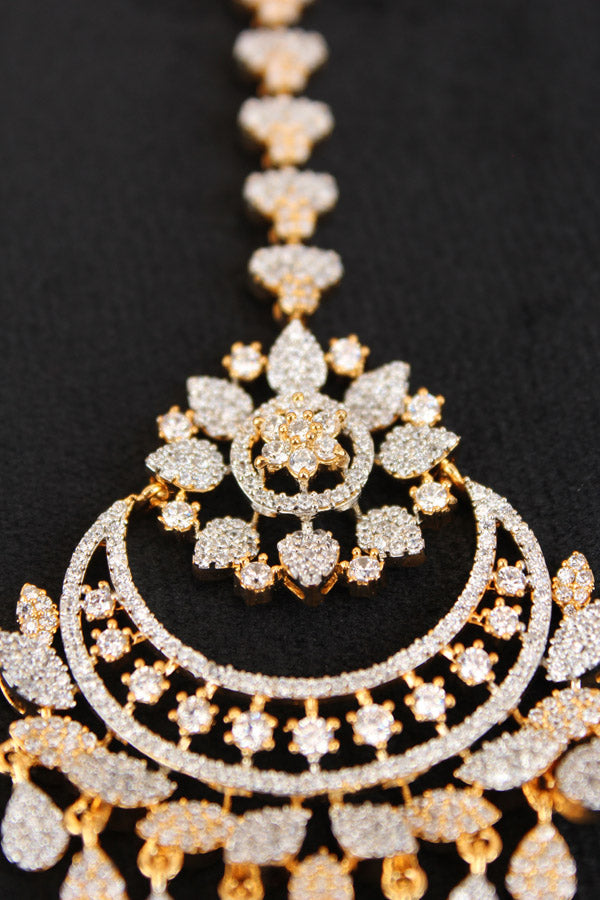Tikka With American Diamonds In Gold Polish (T004-G-AD)
