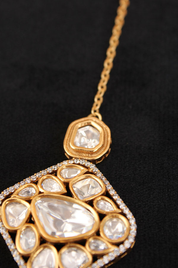 Gold Polish Tikka Framed With Kundan (T006-K)