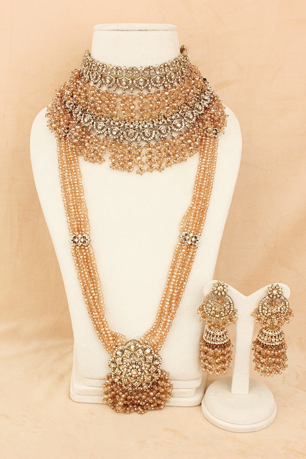 Full Bridal Necklace Set In Gold Polish And Small Details Attached With Crystal Beads (BS007-Golden)