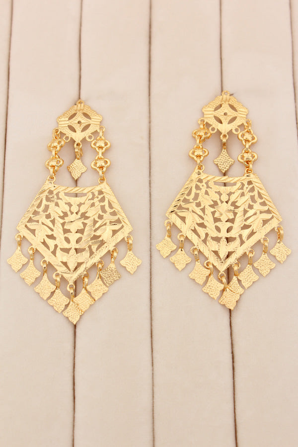 Gold Plated Punjabi Jadau Choker Necklace With White Pearls With Earrings And Tikka (IGPJCS001)