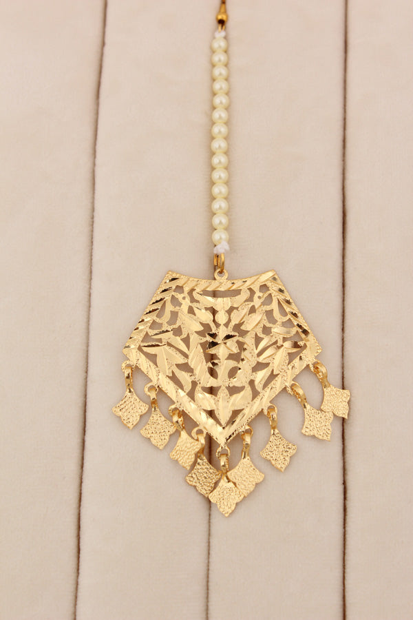 Gold Plated Punjabi Jadau Choker Necklace With White Pearls With Earrings And Tikka (IGPJCS001)