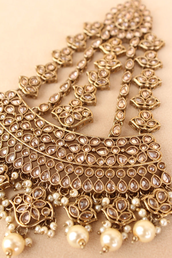 Mehndi Polish Passa With Reverse AD Stones In Quality Adn Golden Pearls Attached (PAS005)