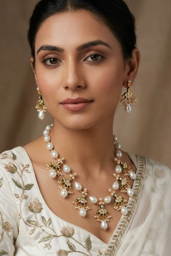 White Colour Cat Eye Pearls With A Shiny Finish And Kundan Look Pendants Attached (MA007-W)