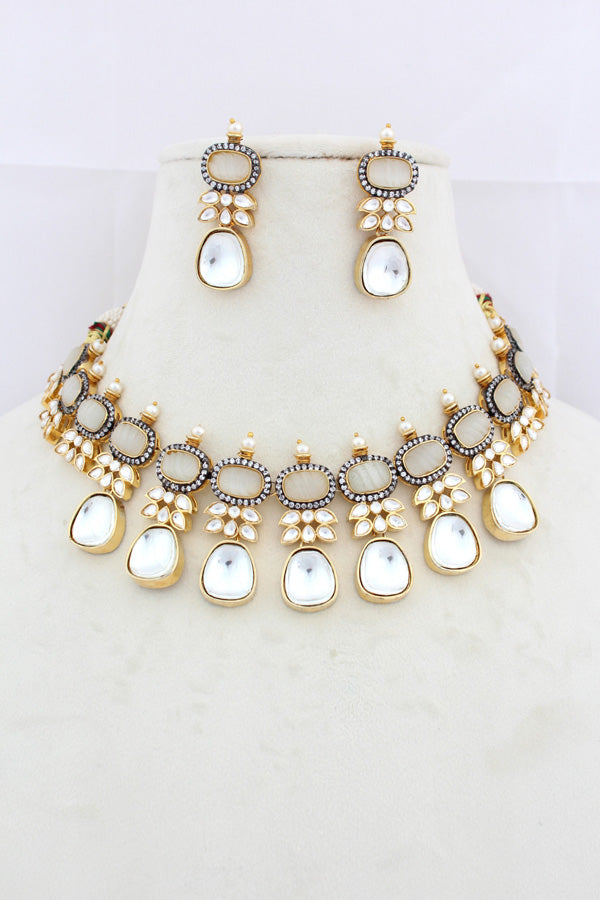 White Necklace In Kundan With Earrings And Tikka (IGNK007)