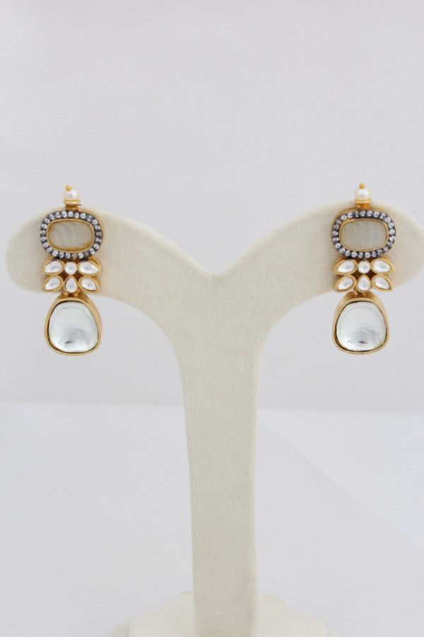 White Necklace In Kundan With Earrings And Tikka (IGNK007)