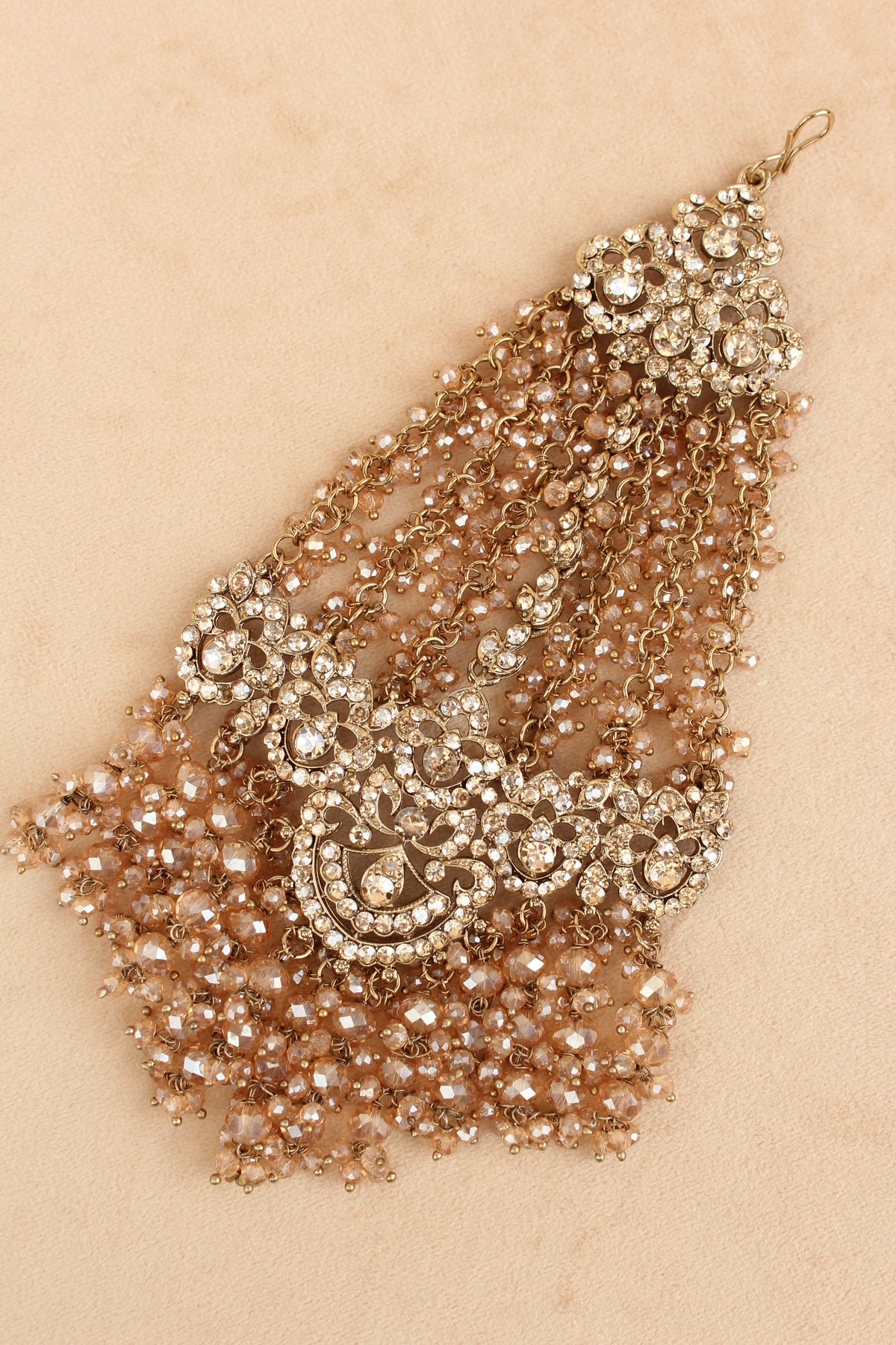Full Bridal Necklace Set In Gold Polish And Small Details Attached With Crystal Beads (BS007-Golden)