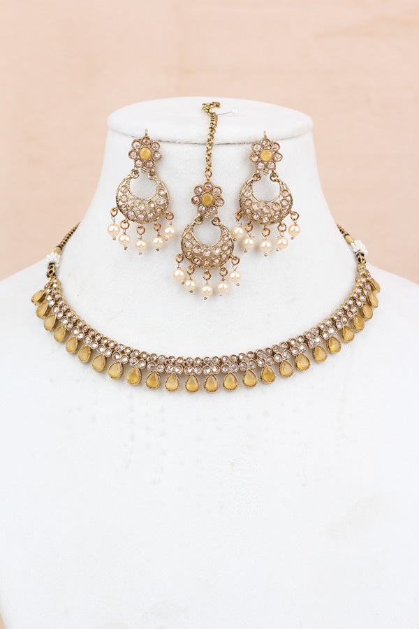 Yellow Single Layer Polki Necklace With Yellow Colour With Small Earrings And Small Tikka (NS001-Y-Polki-Box1)