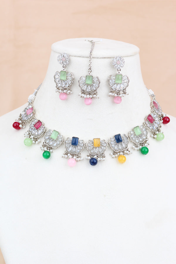 Multi Small And Light Weight Polki Necklace Set With Pearls Attached with Matching Earrings And Tikka 