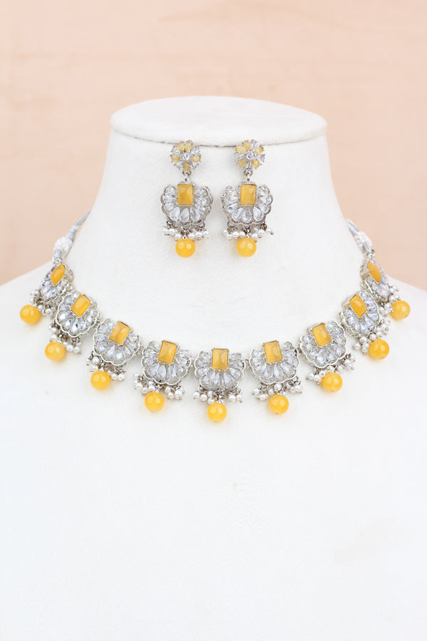Yellow Small And Light Weight Polki Necklace Set With Pearls Attached with Matching Earrings