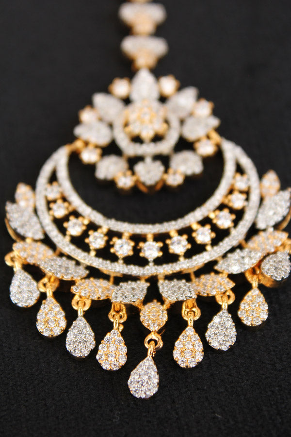 Tikka With American Diamonds In Gold Polish (T004-G-AD)