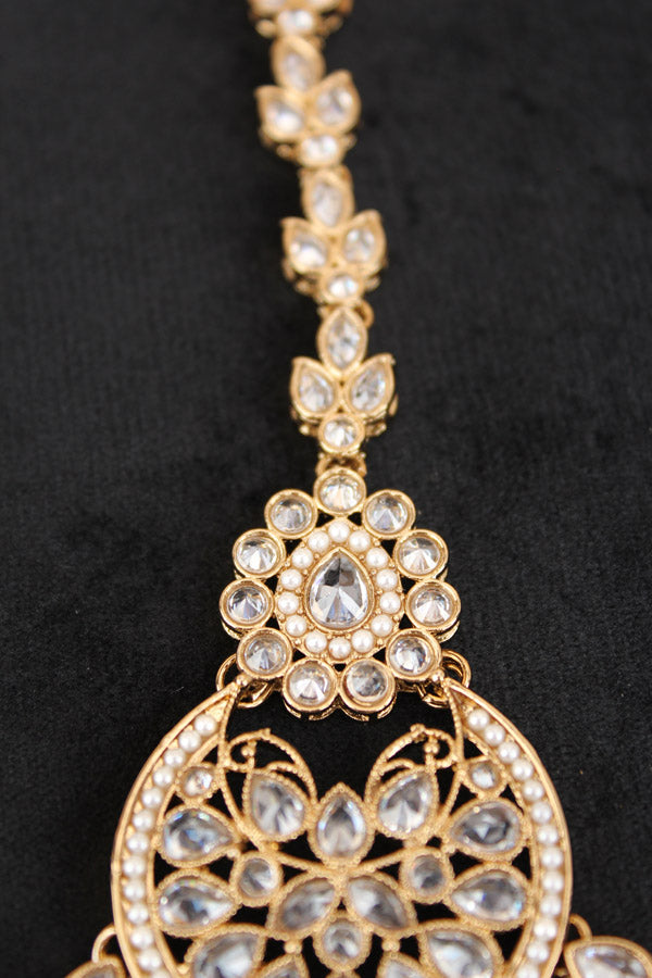 Tikka In Mehndi Polish With Reverse AD stones Also With White Pearls And Beads Attached (T006-W-Polki)