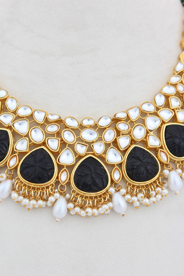 Black Kundan Necklace Set With Matching Earrings(IGNK008)