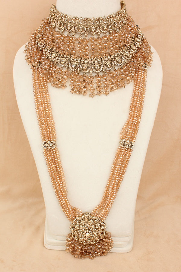 Full Bridal Necklace Set In Gold Polish And Small Details Attached With Crystal Beads (BS007-Golden)