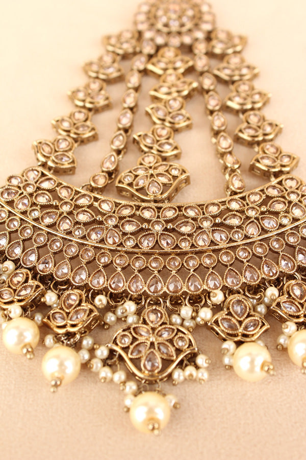 Mehndi Polish Passa With Reverse AD Stones In Quality Adn Golden Pearls Attached (PAS005)