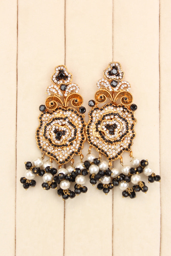 Pakistani Fashionable Choker Set With Flower Design And Black Colour Stones With Matching Large Earrings (IGPKCS001)