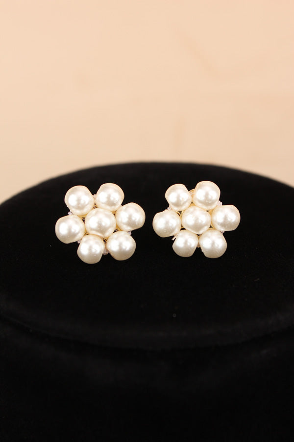 Simple And Single Layer White Pearl Mala Necklace Set With Small Studs (MA004)