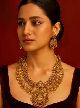 A Indian women wearing a Temple Necklace Set in Denmark