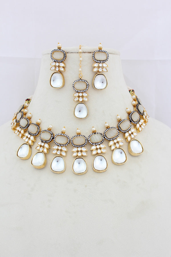 White Necklace In Kundan With Earrings And Tikka (IGNK007)